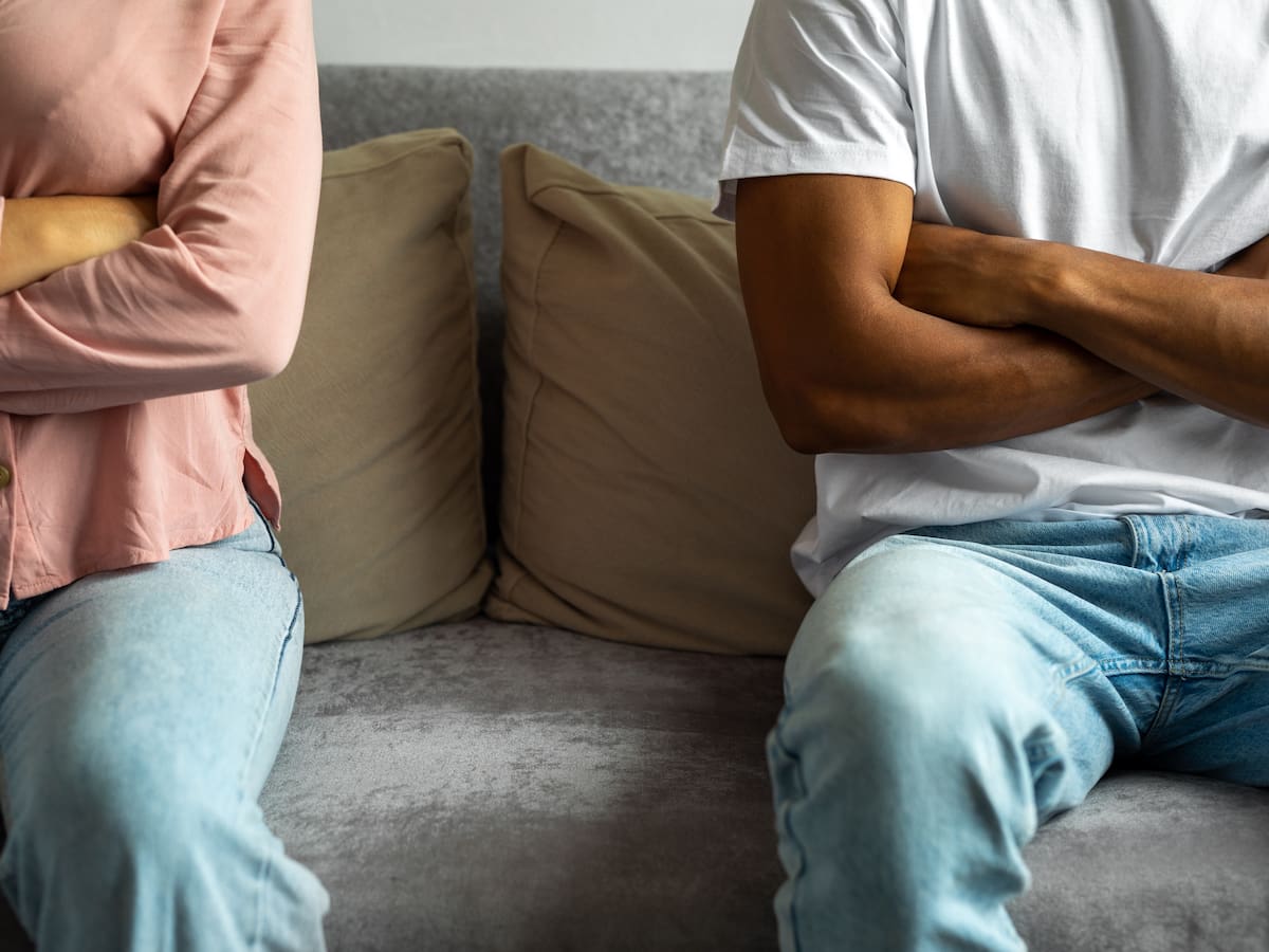 Forzados a vivir con su ex por la crisis de vivienda: "Chocamos en ciertas cosas, pero no puedo permitirme alquilar solo"