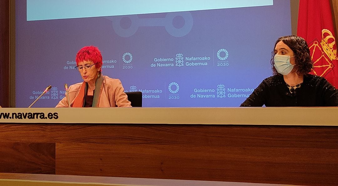 A la derecha, Ana Ariztegui, jefa de Servicio de Cuidados asistenciales