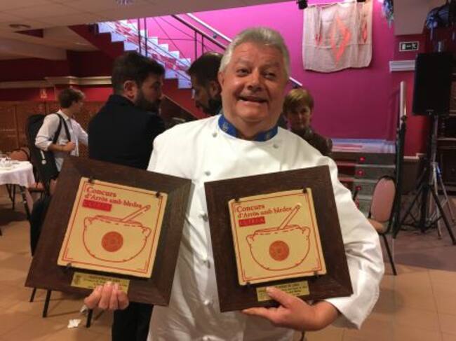 Vicente Granero, gerente del Restaurante Granero de Náquera, que ha hecho doblete en el concurso de "Arrós amb bledes de Llíria"