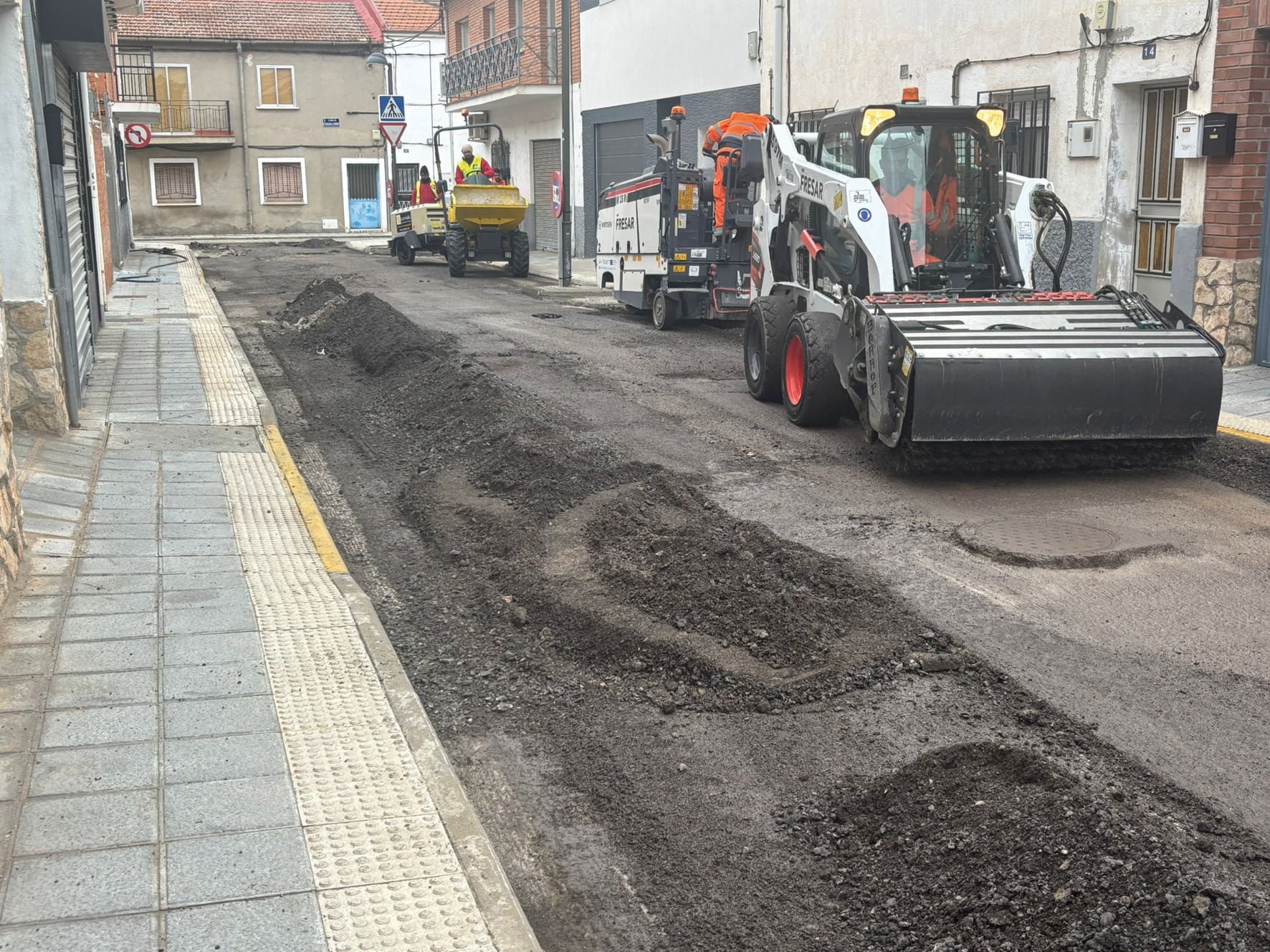 Inicio asfaltado en Azuqueca de Henares