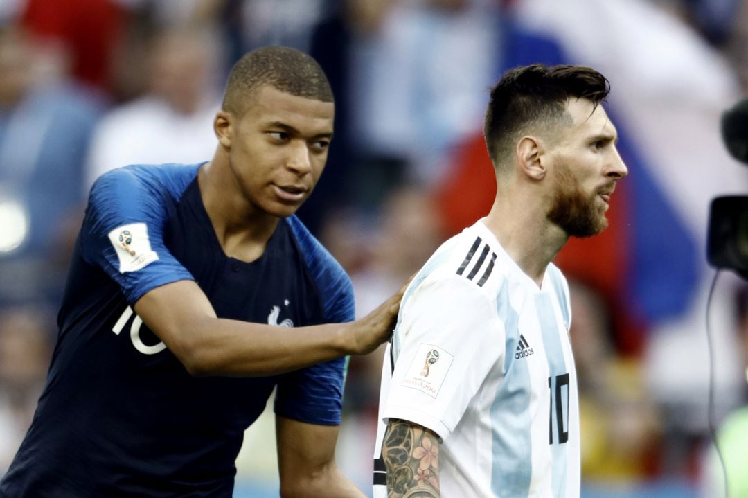 Mbappé y Messi, en un partido Francia-Argentina.