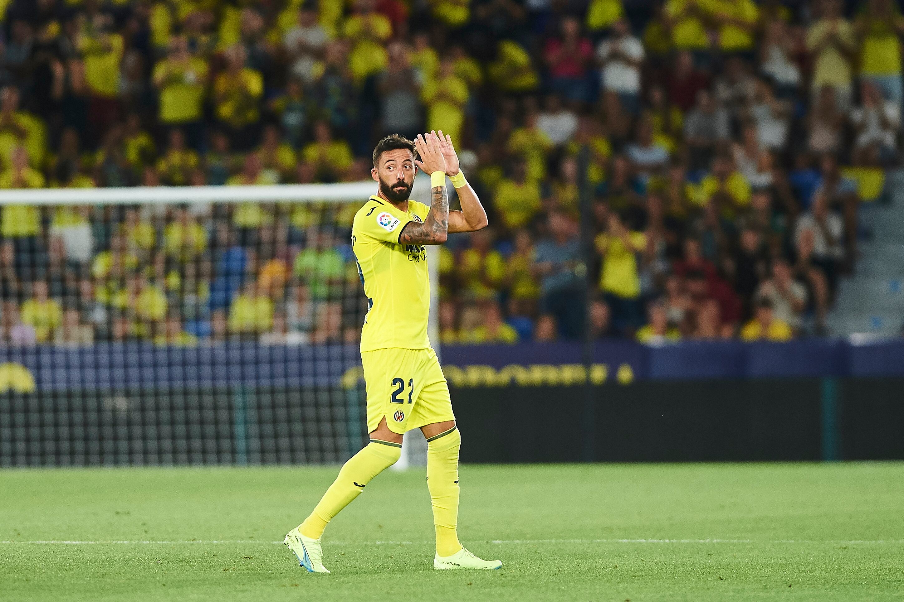 Morales, aplaudiendo en el encuentro del Villarreal ante el Hajduk Split.