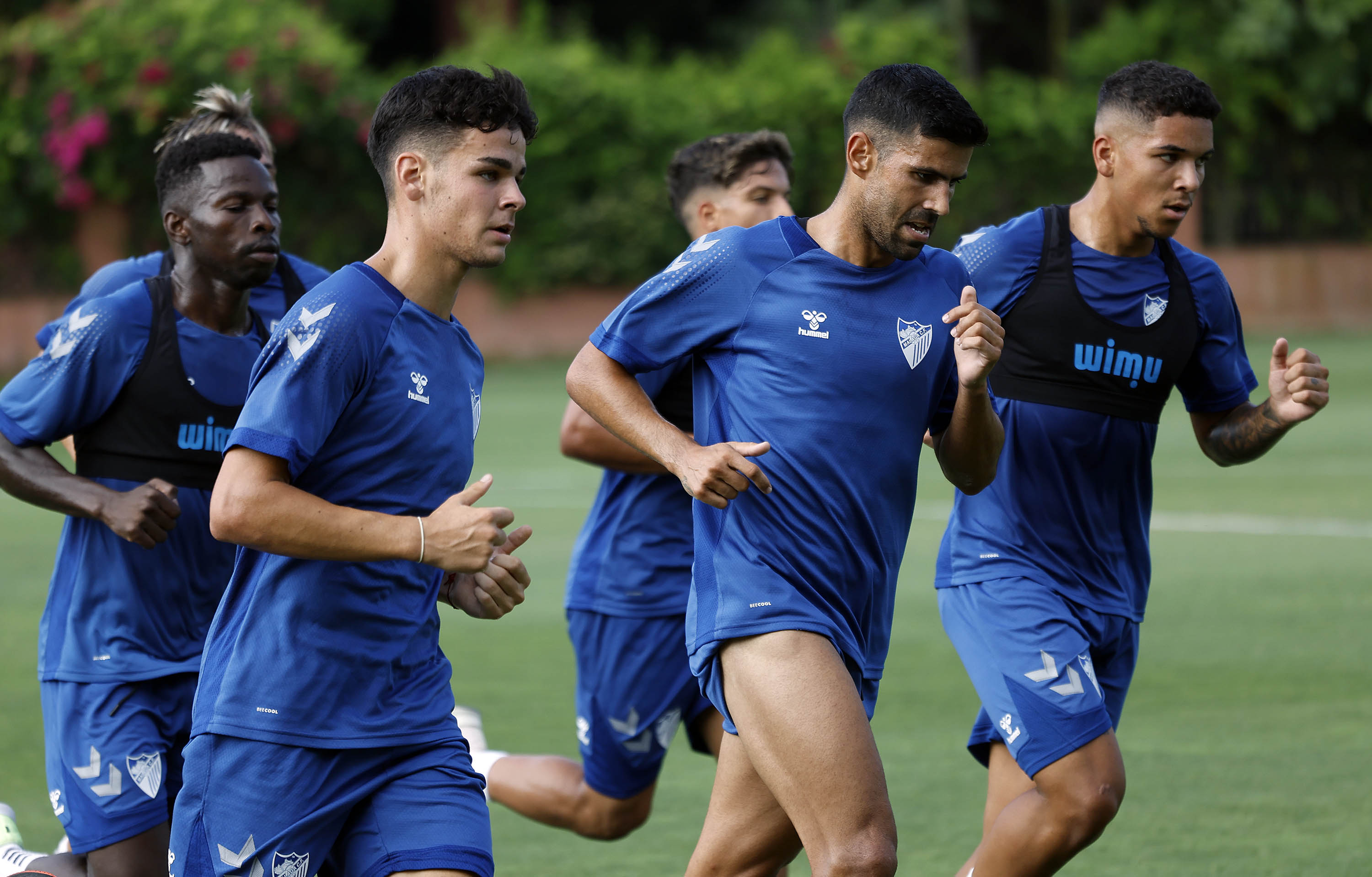 Jugadores del Málaga en pretemporada en Estepona