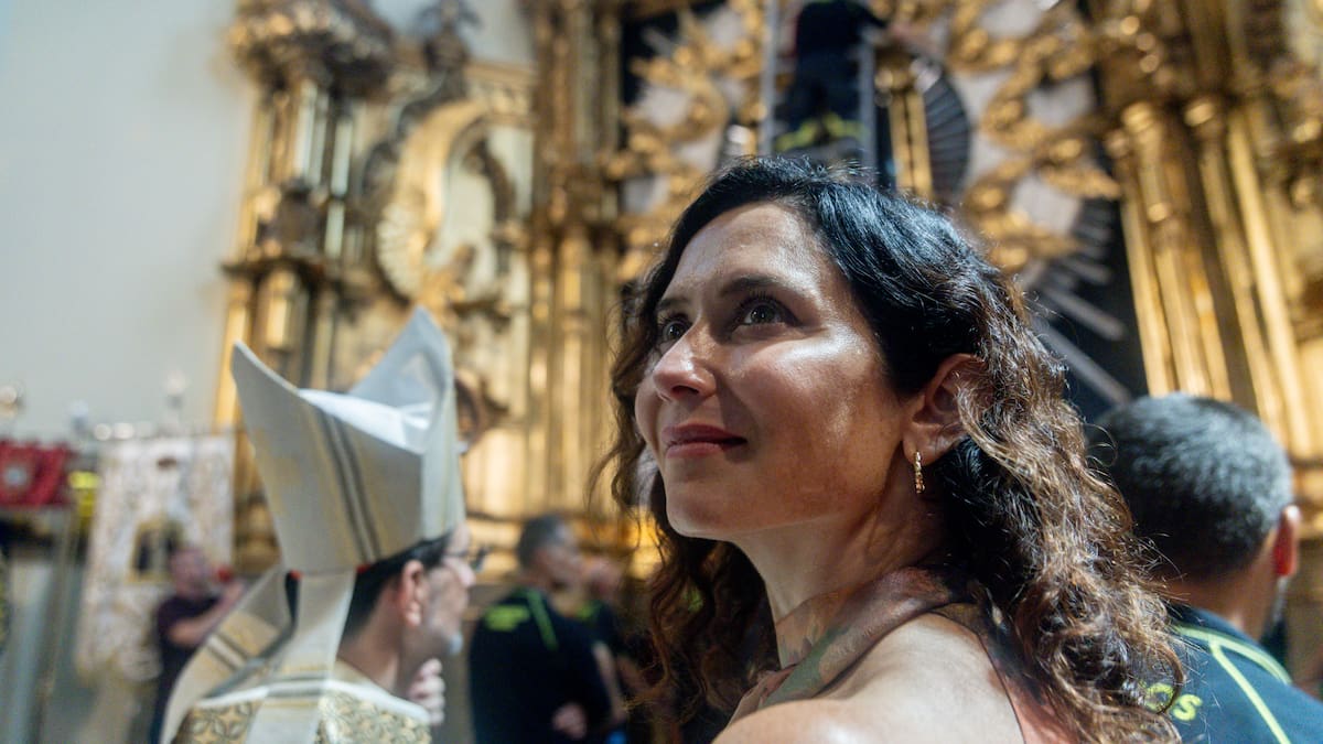 La epifanía de Isabel Díaz Ayuso: de no ser creyente a ir a misa prácticamente todas las semanas