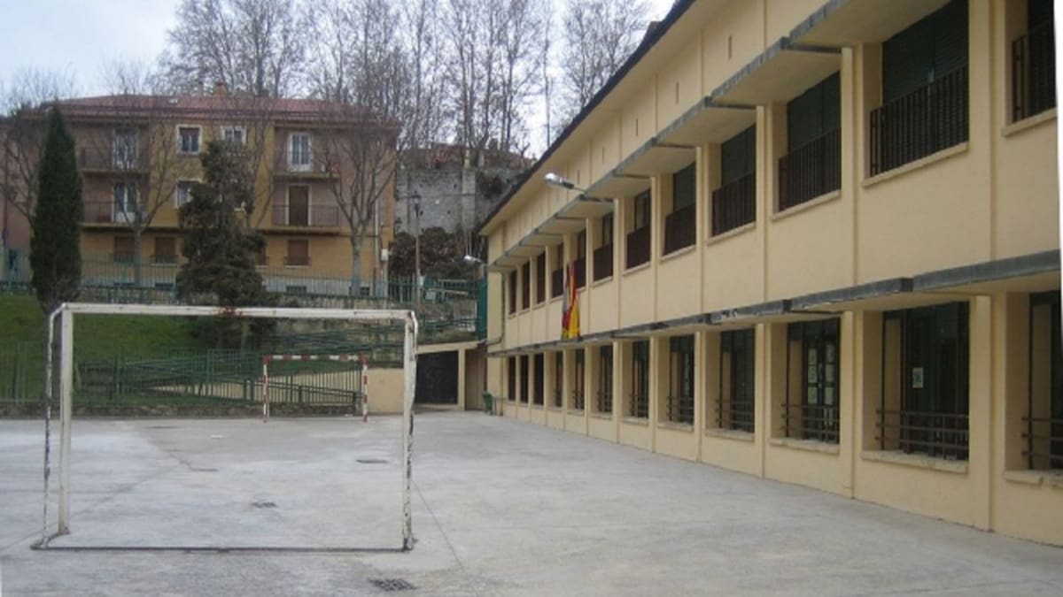 El AMPA de la Aneja estalla por las obras que dejan sin uso el gimnasio hasta final de curso