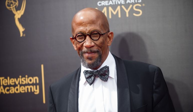 Reg E. Cathey en los Emmys de 2016.