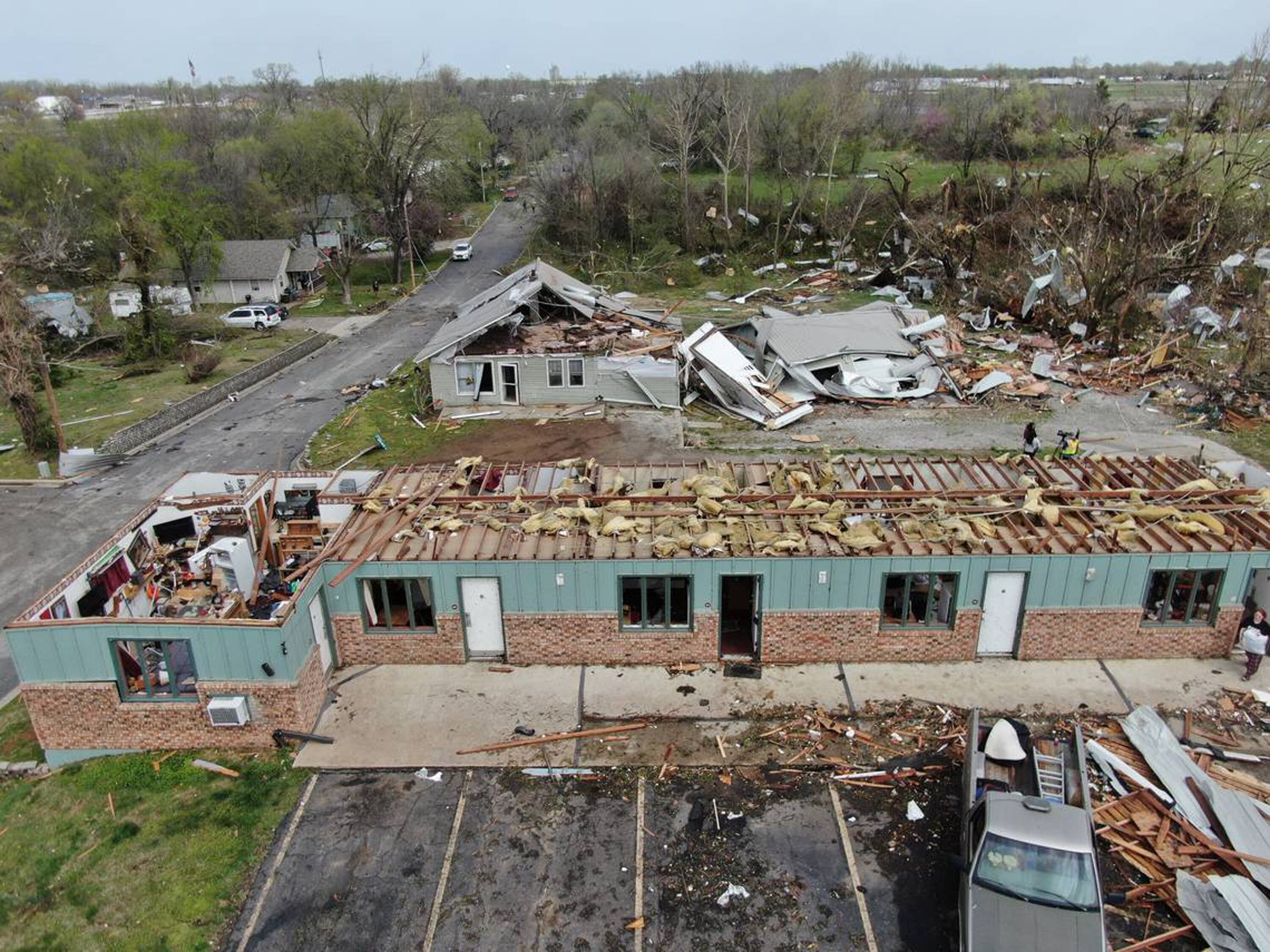 Los fenómenos meteorológicos han provocado decenas de miles de cortes de energía en las regiones afectadas, así como retrasos en más de 6.000 vuelos.