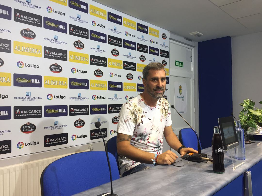 Bolo en ruda de prensa