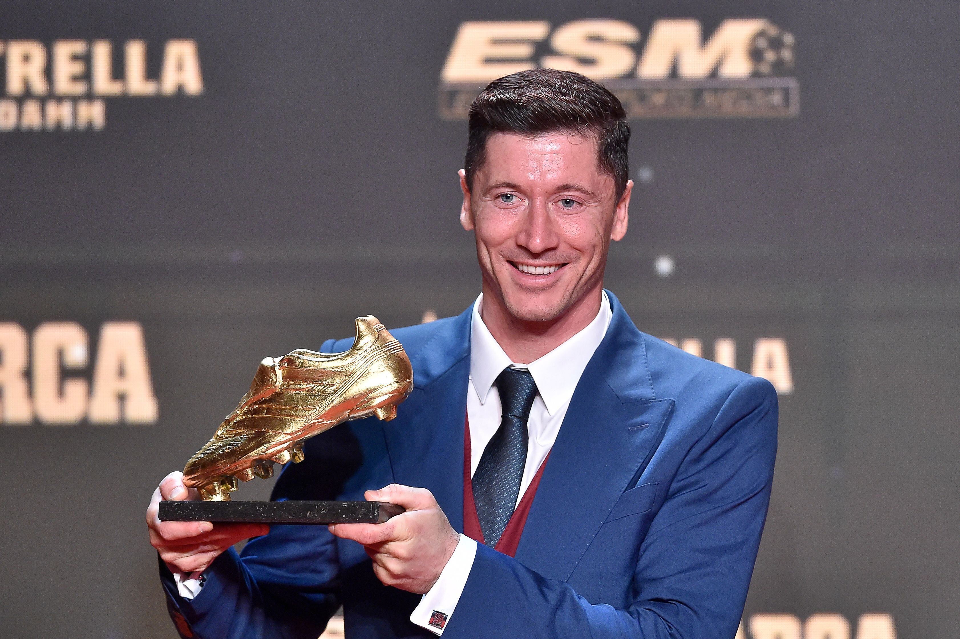 Robert Lewandowski recoge la Bota de Oro de 2021