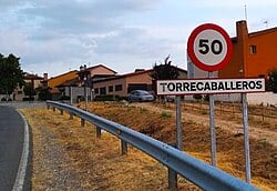 Entrada a Torrecaballeros (Segovia)