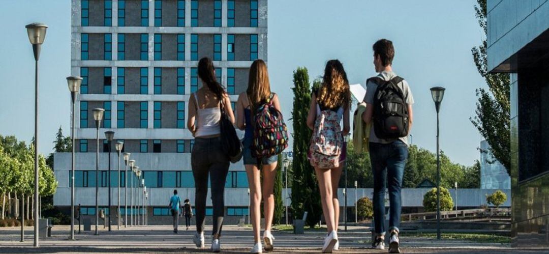 Los estudiantes de Comunicación de la universidad han podido participar en una jornada sobre los retos del futuro