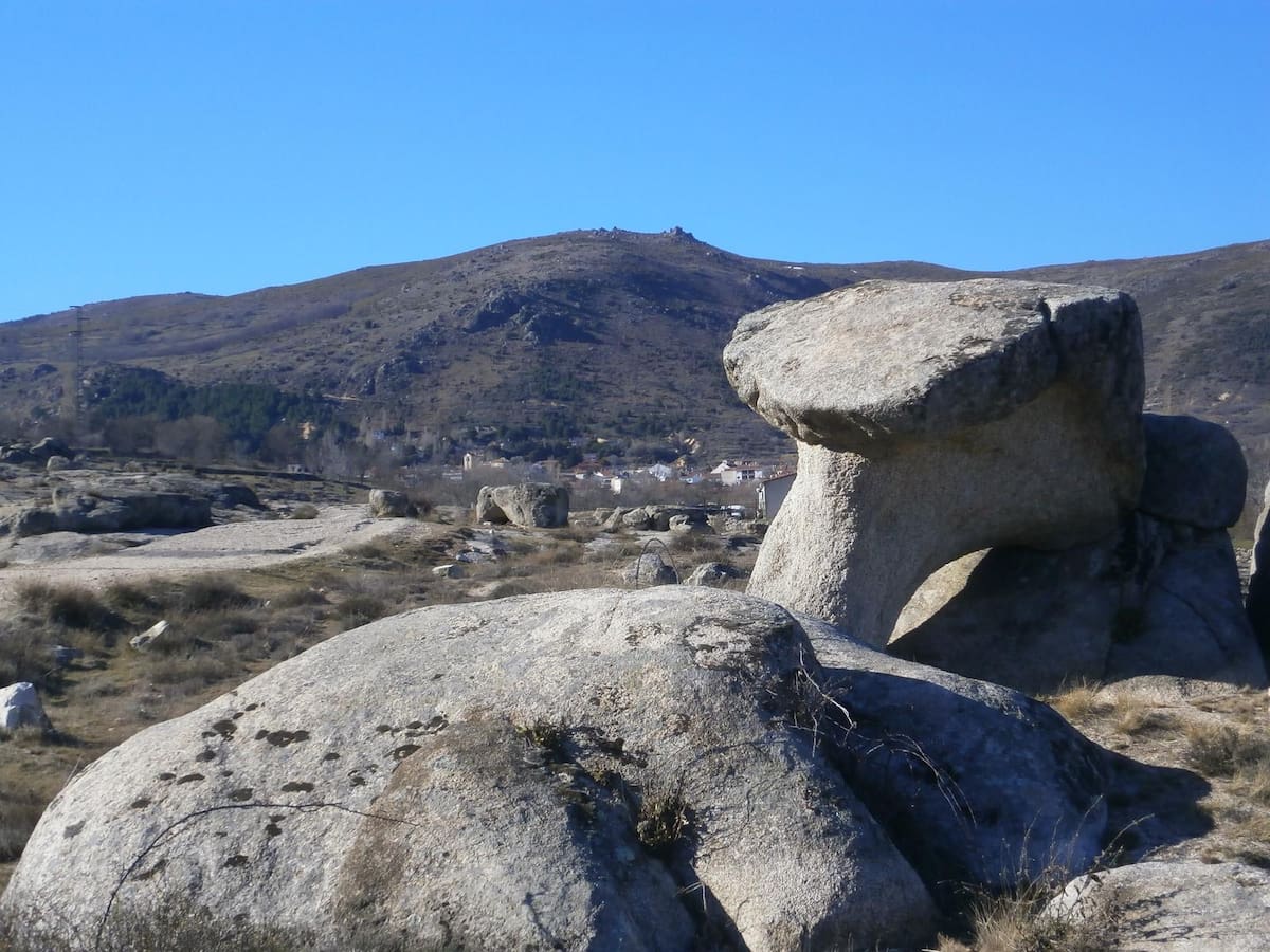 El Destacamento Penal y el Viaducto: una ruta accesible entre granito y praderas históricas