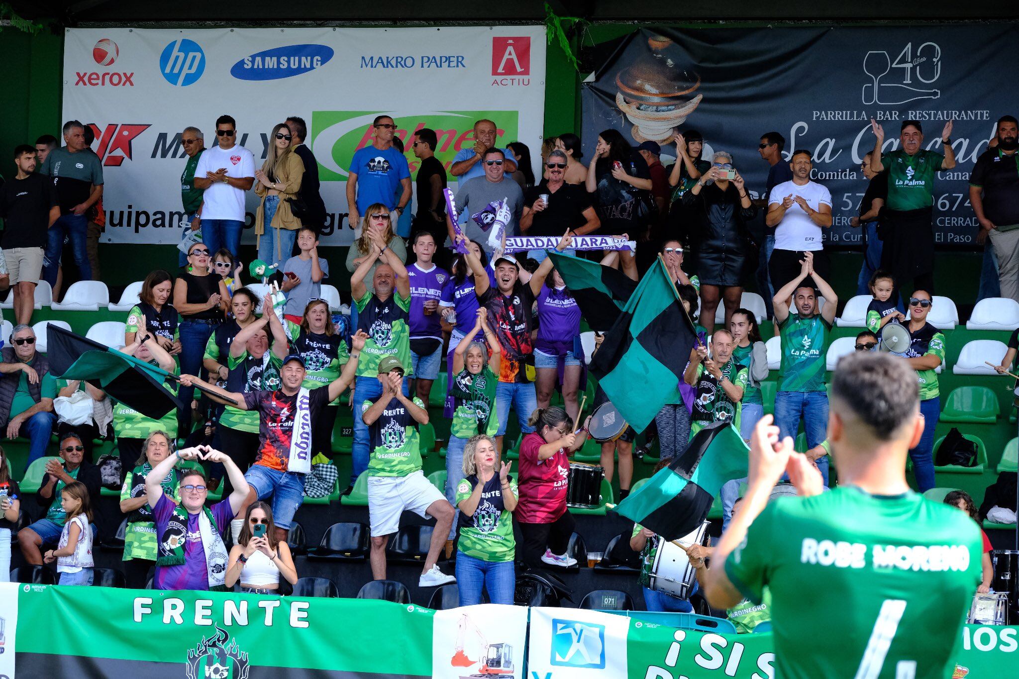 Imagen del buen ambiente entre las aficiones del CD Atlético Paso y CD Guadalajara FOTO: CD Atlético Paso