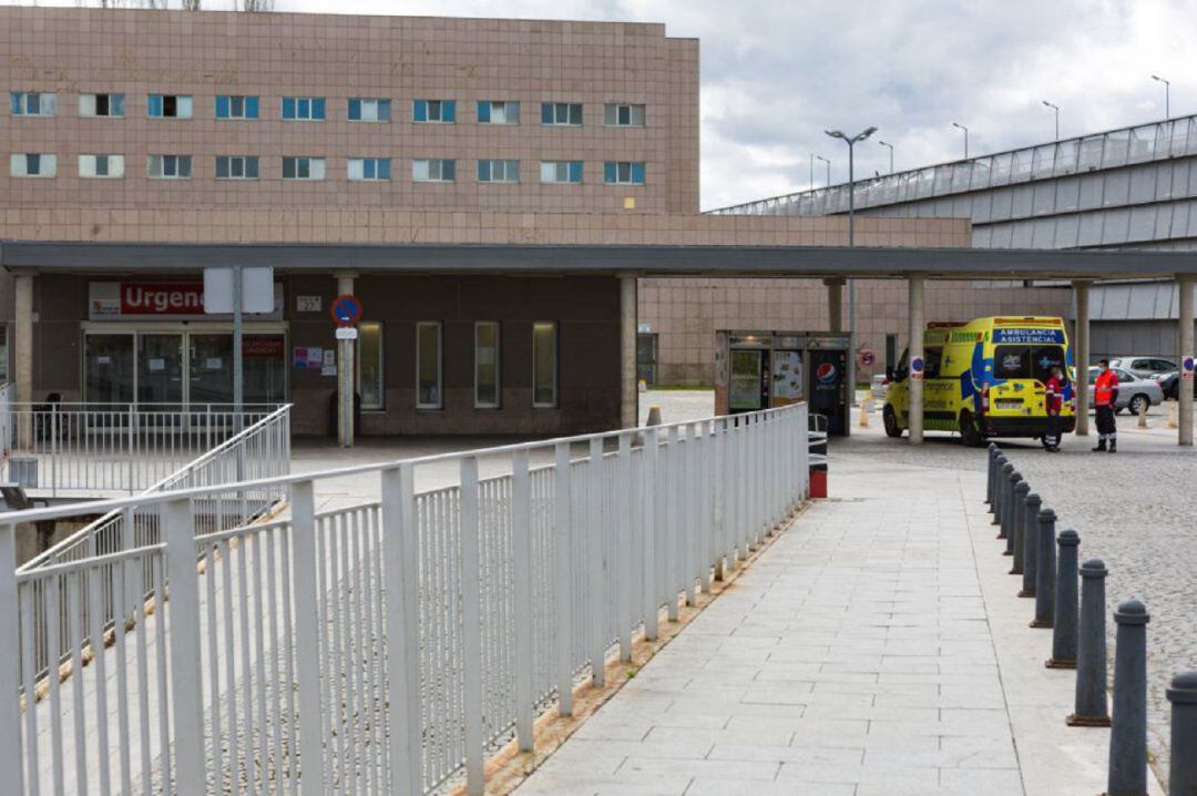 Entrada a Urgencias del Hospital de Segovia