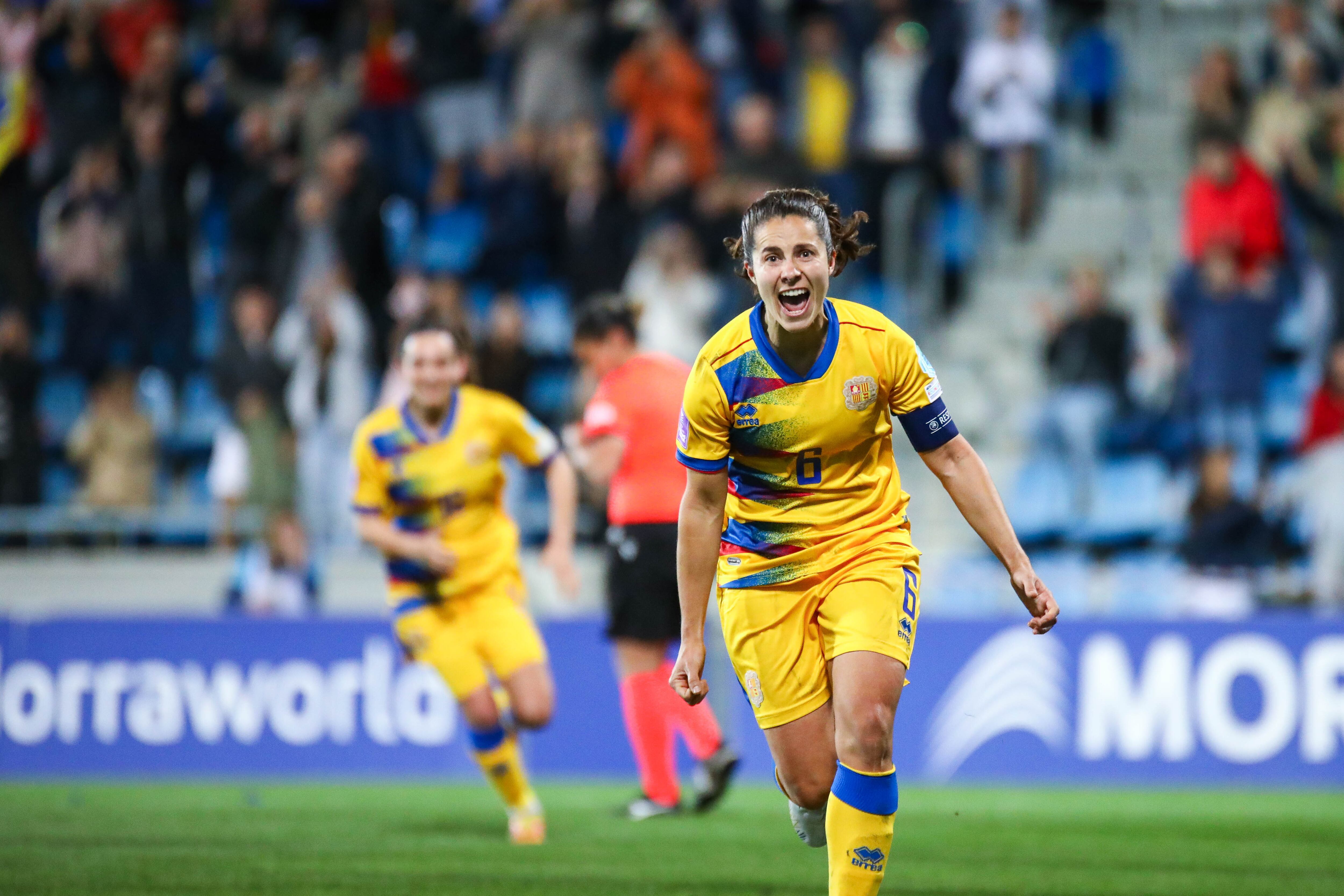 Tere Morató celebra el primer gol davant Xipre a l'Estadi Nacional en la quarta jornada de la UEFA Women's Nations League