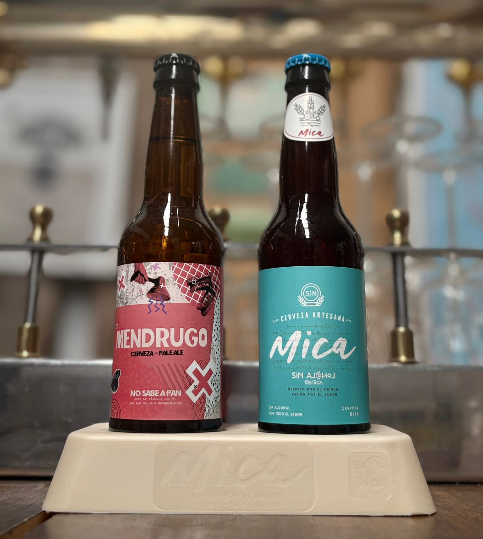 Expositor biodegradable de bagazo creado por la empresa ribereña Mica con material de desecho de la producción de sus cervezas