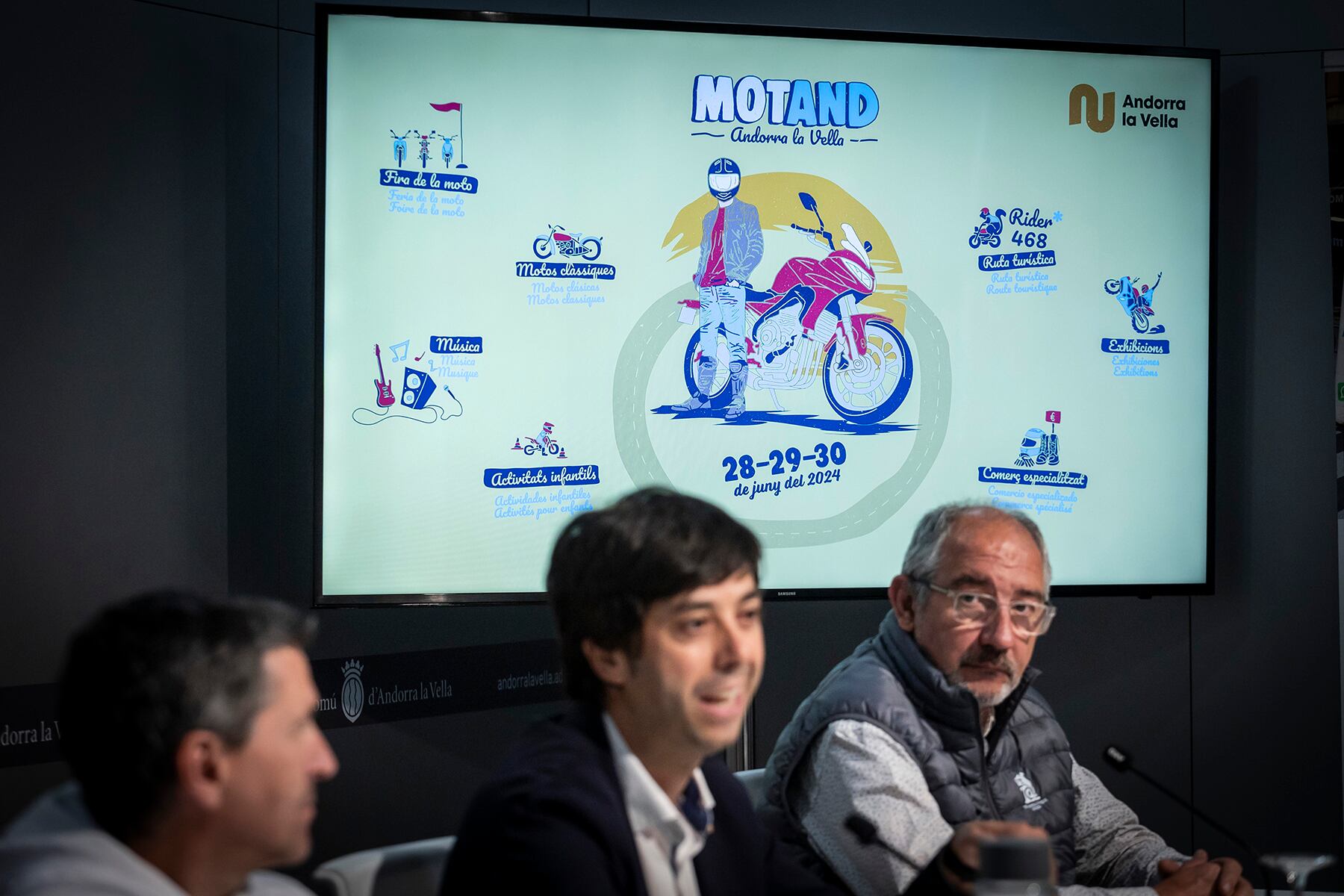 El cònsol major d'Andorra la Vella, Sergi González, amb la resta d'organitzadors del Motand