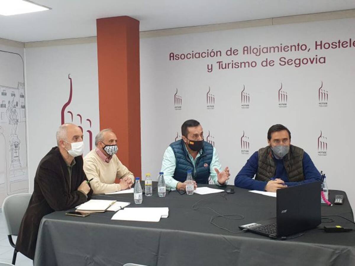 La Mesa Provincial de Turismo pide la supresión del cierre perimetral y del pago en la AP-6