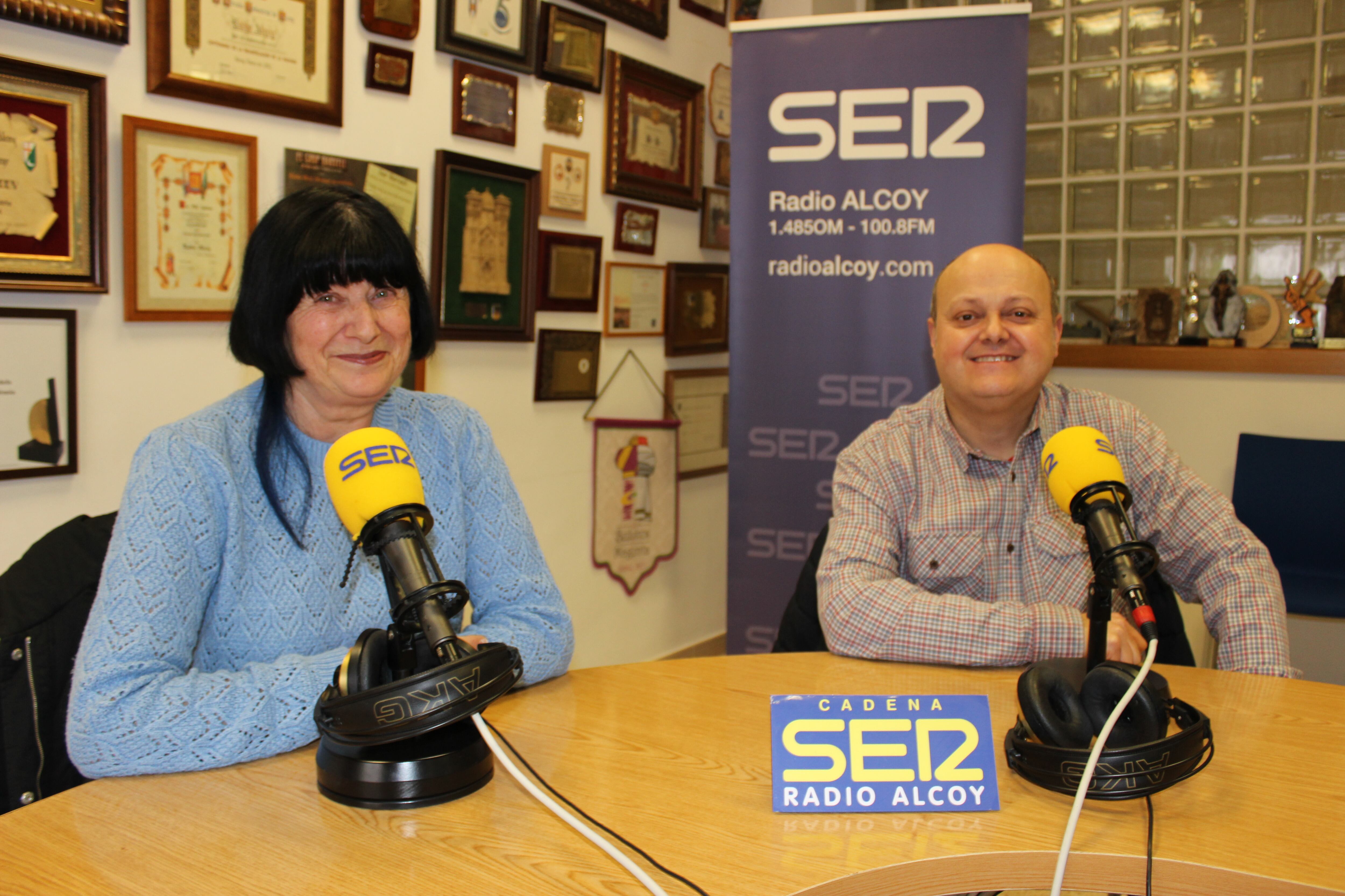 Daria Benet i Julio Palomera, en l&#039;estudi central de Radio Alcoy