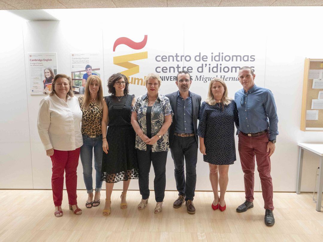 Miembros de las academias con representantes de la UMH