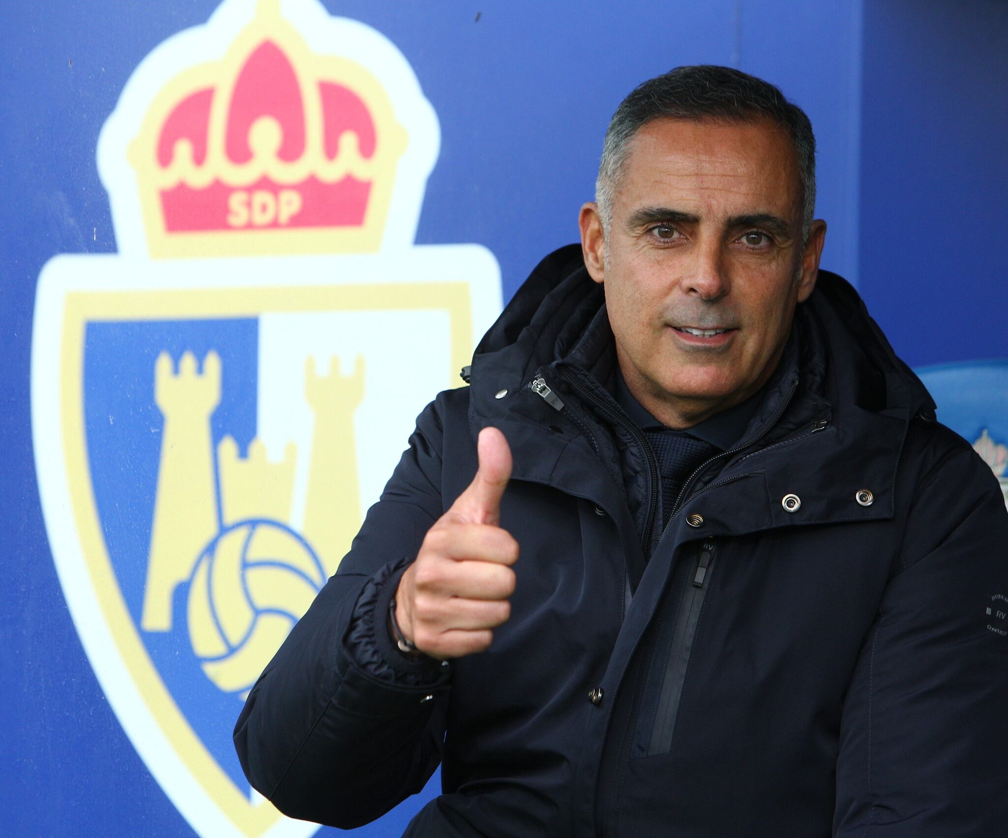 Al técnico le peso en su decisión la mala imagen en la copa y la declaración de la grada en el partido ante el Oviedo