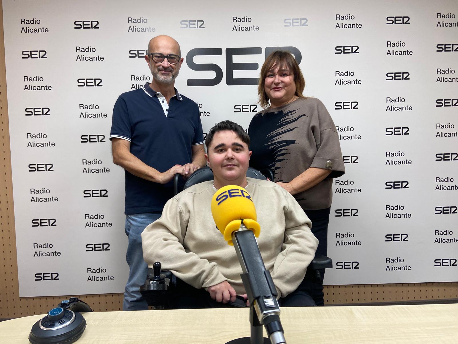 José Luis Ferre, Conchi Trives y sentado Marcos García Trives