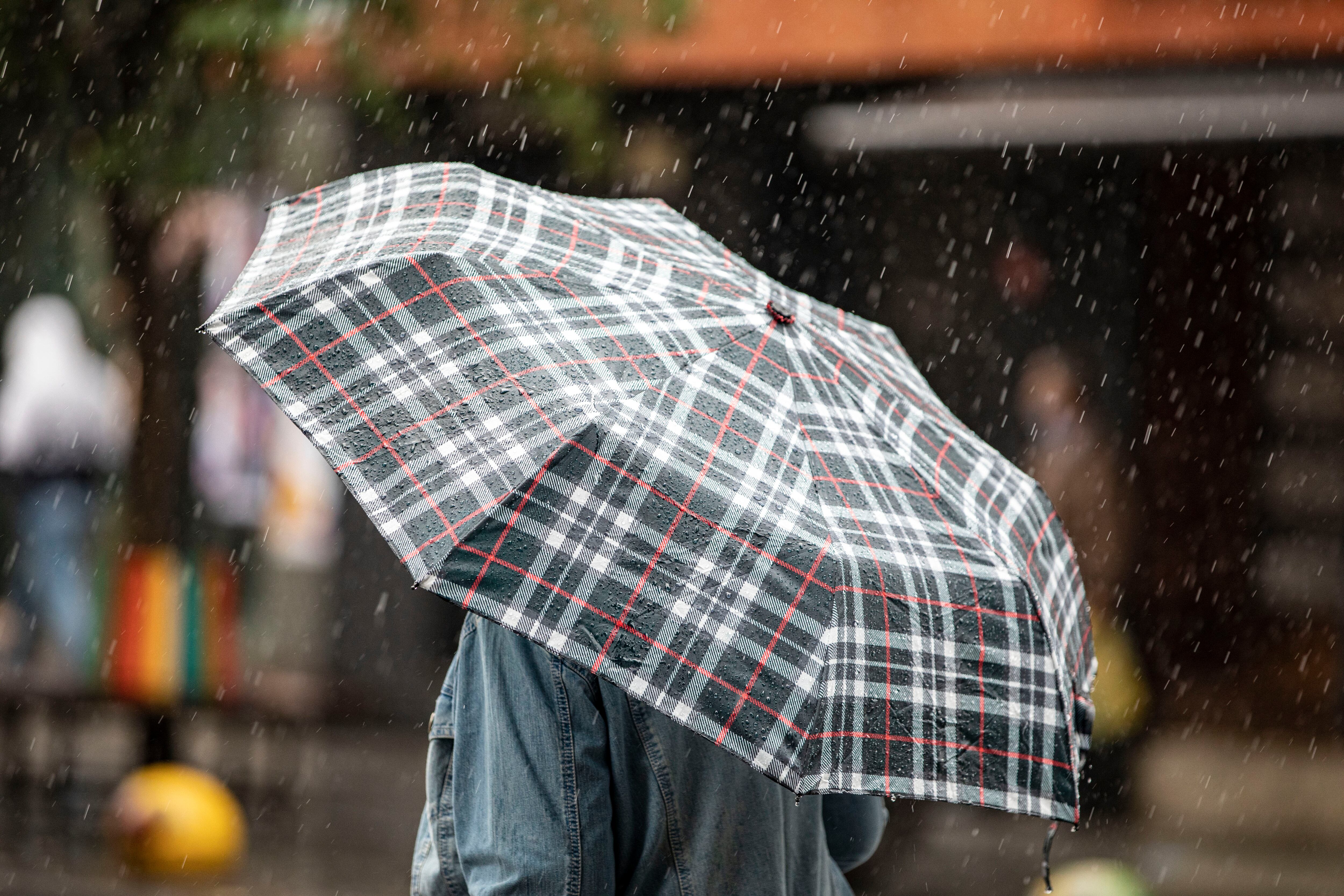 Continúan las lluvias este sábado.