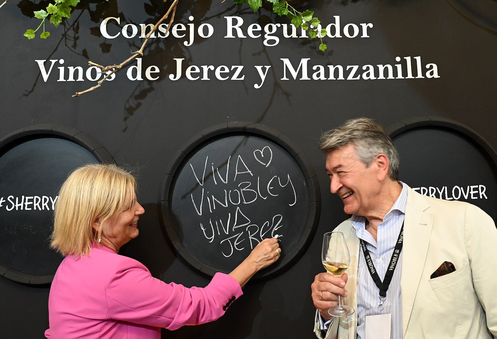 La alcaldesa de Jerez junto al Presidente del Consejo Regulador