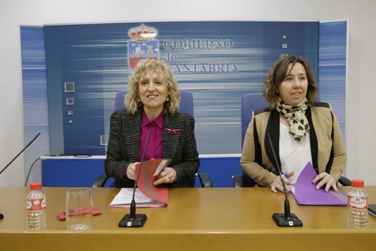 Eva Díaz Teznos, vicepresidenta y consejera de Política Social y Alicia Renedo, directora general de Igualdad y Mujer