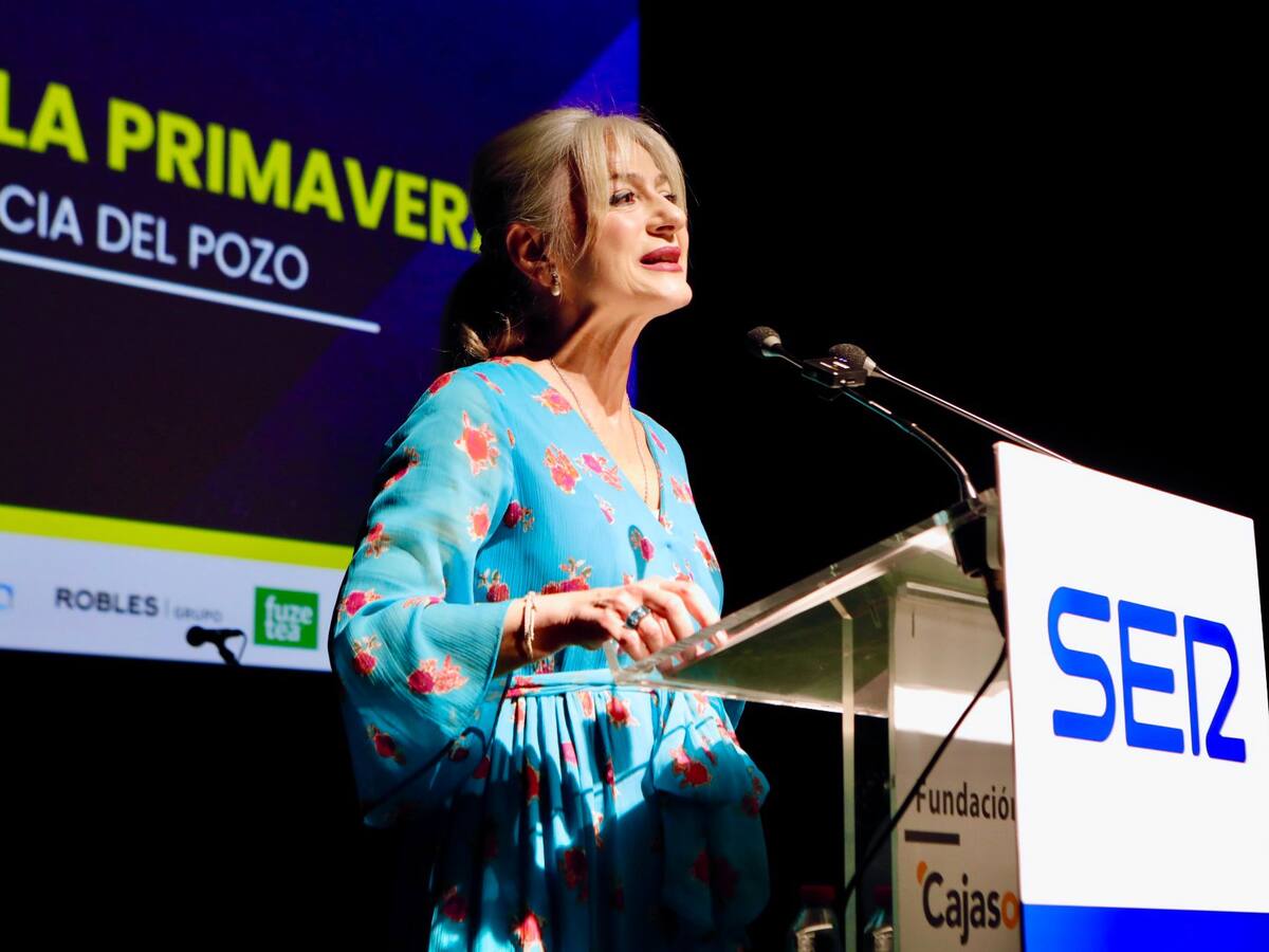 La consejera Patricia del Pozo hace de su "Elogio de la Primavera" un emotivo discurso cargado de recuerdos personales