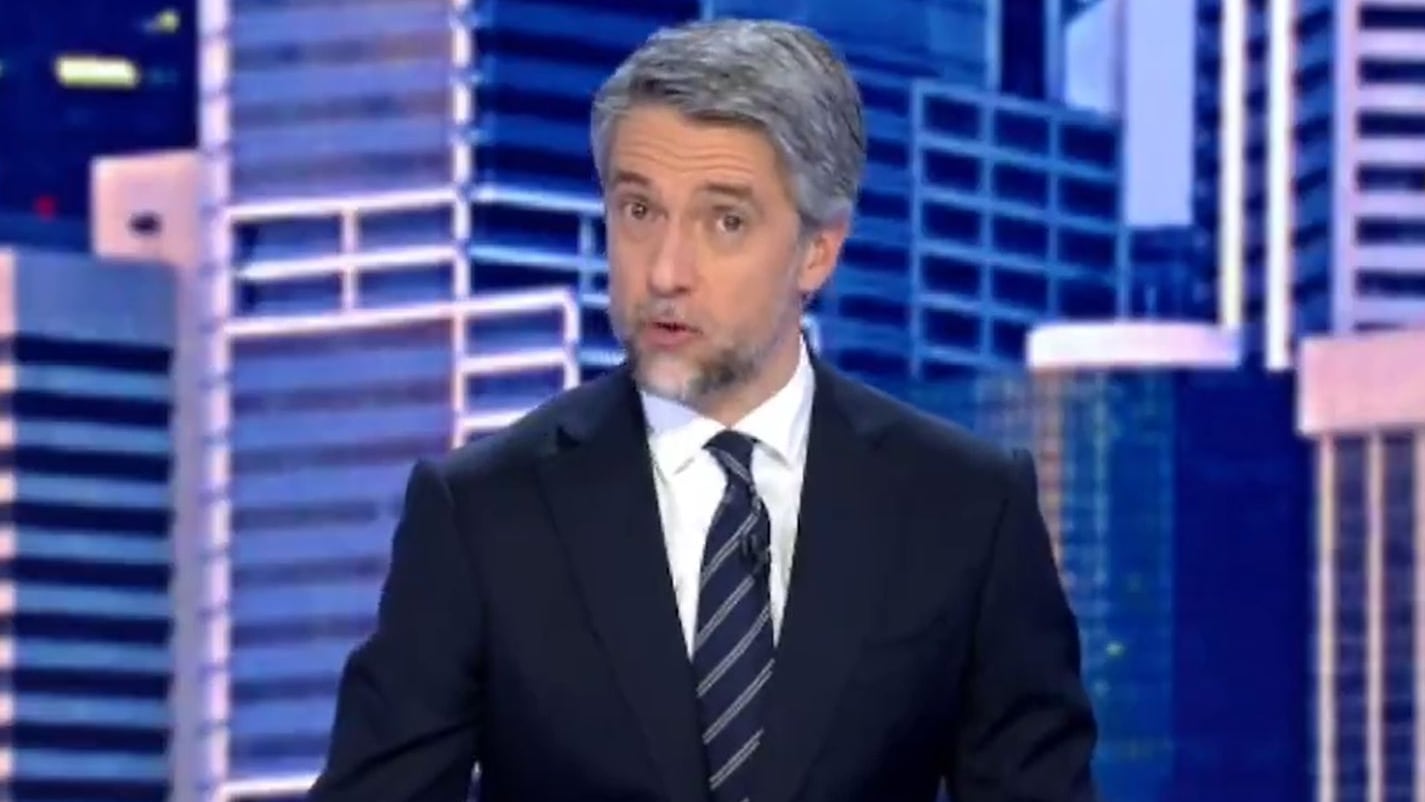 Carlos Franganillo en su estreno al frente de los informativos de Telecinco. Archivo.