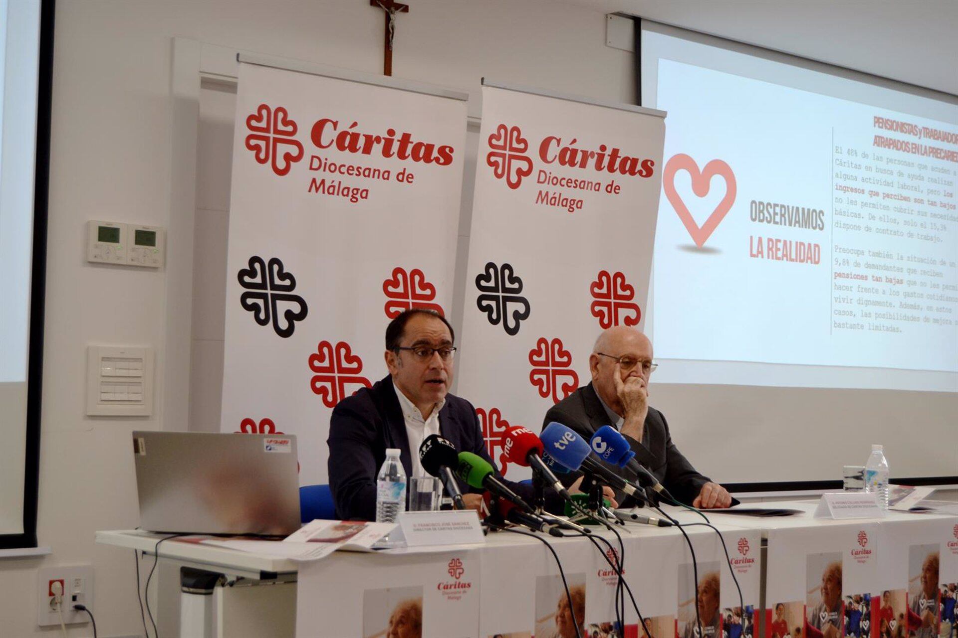 El delegado episcopal, Antonio Collado, y el director de Cáritas Diocesana de Málaga, Francisco José Sánchez Heras. -