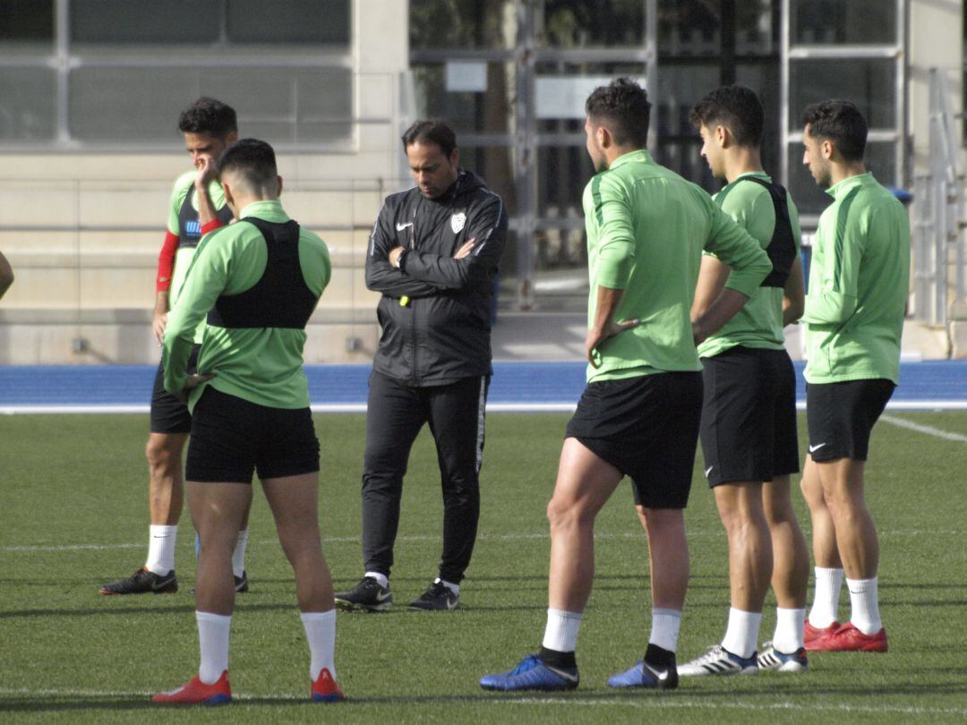 Fran Fernández ya tiene la plantilla cerrada.