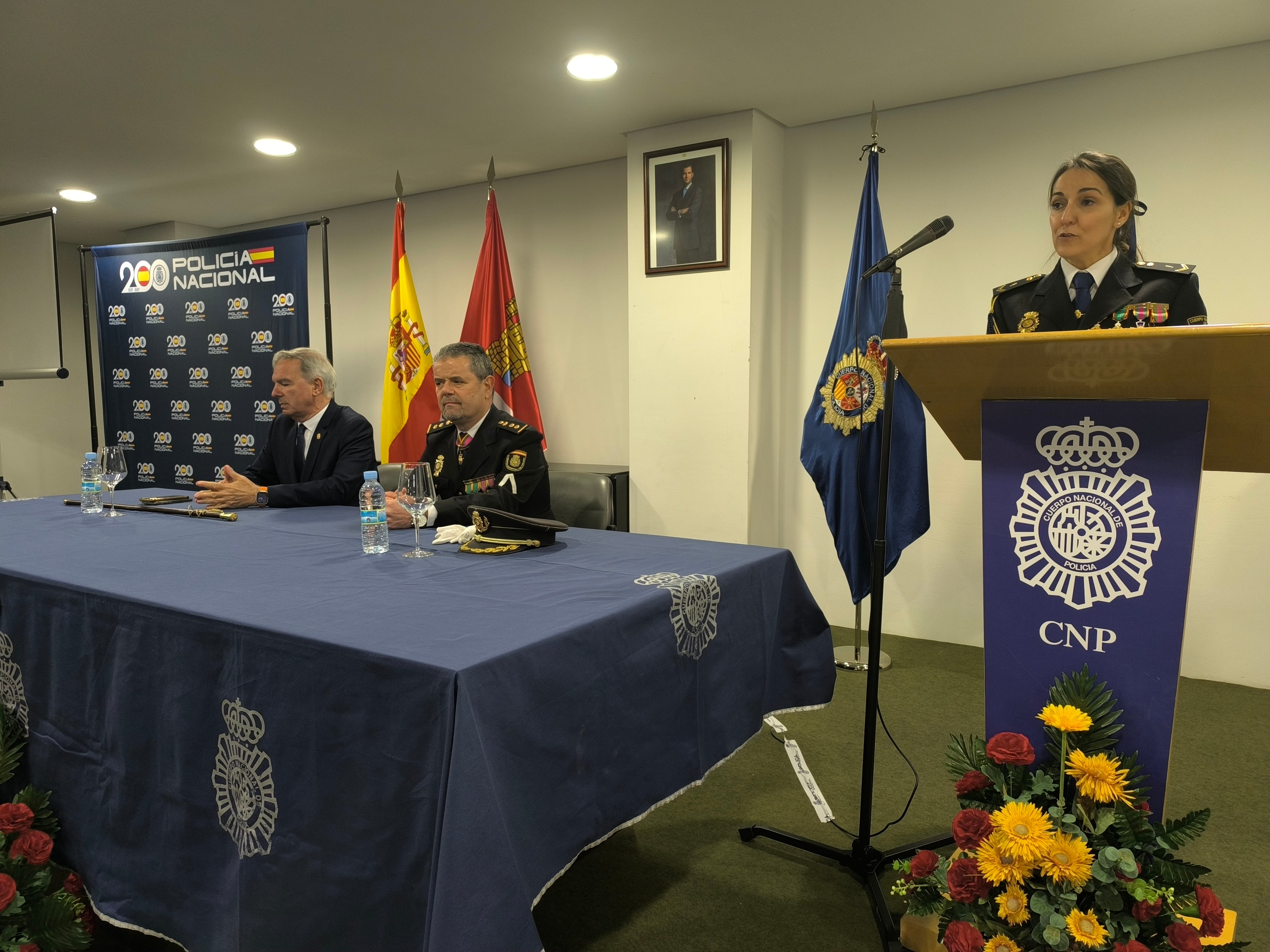 Ángel Miguel Gutiérrez y Honorio Pérez Pablos presiden en Palencia el acto del 201 aniversario de la creación de la Policía Nacional