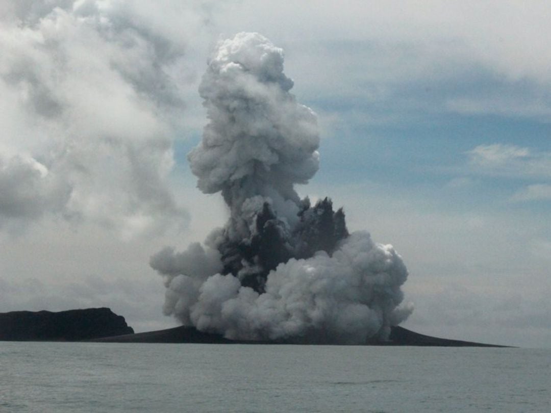 Erupción volcánica en Tonga. 