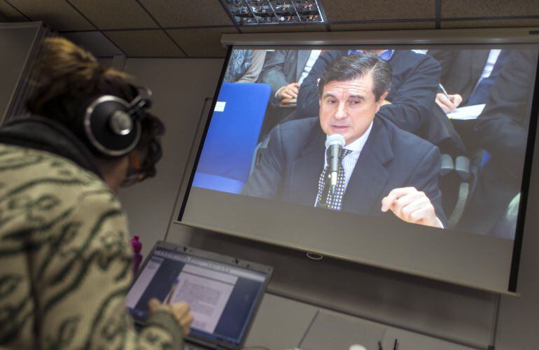 Monitor instalado en la sala de prensa de la sede de la Escuela Balear de la Administración Pública de Palma (EBAP) durante la declaración del expresidente balear Jaume Matas.