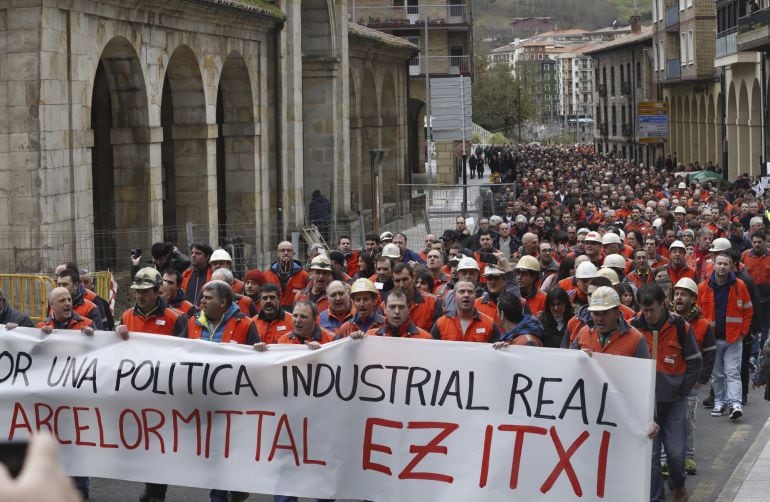 Los trabajadores de la planta de ArcelorMittal de Zumarraga celebran una manifestación este pasado sábado.