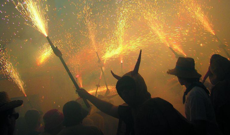Els correfocs són un clàssic de les festes majors catalanes.