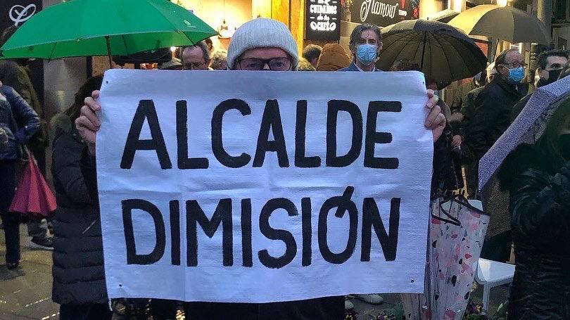 Pancarta mostrada en la concentración de vecinos y comerciantes contra las obras de República Argentina en Logroño