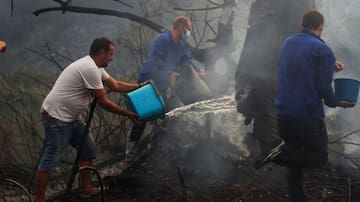 Los vecinos de Fasgar, desesperados tras 20 días de incendio: "Hay mucha descoordinación"