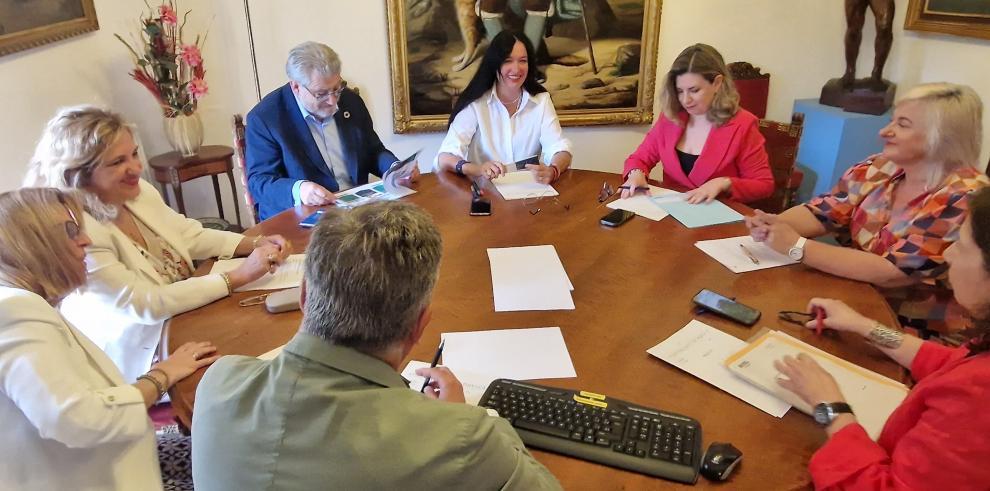 Reunión sobre la universidad en el Ayuntamiento de Huesca