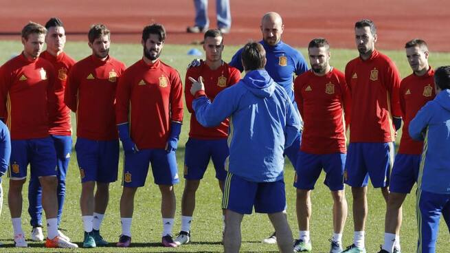 Carvajal: "El partido principal es el de Macedonia, a la contra andan muy bien"