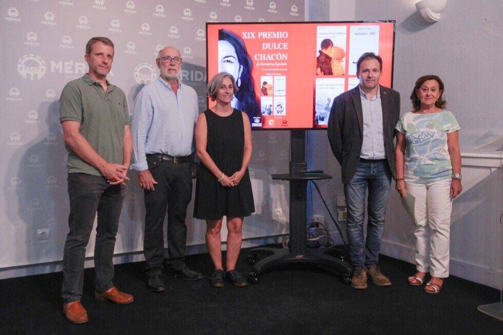 Presentación finalistas y jurado Premio Dulce Chacón