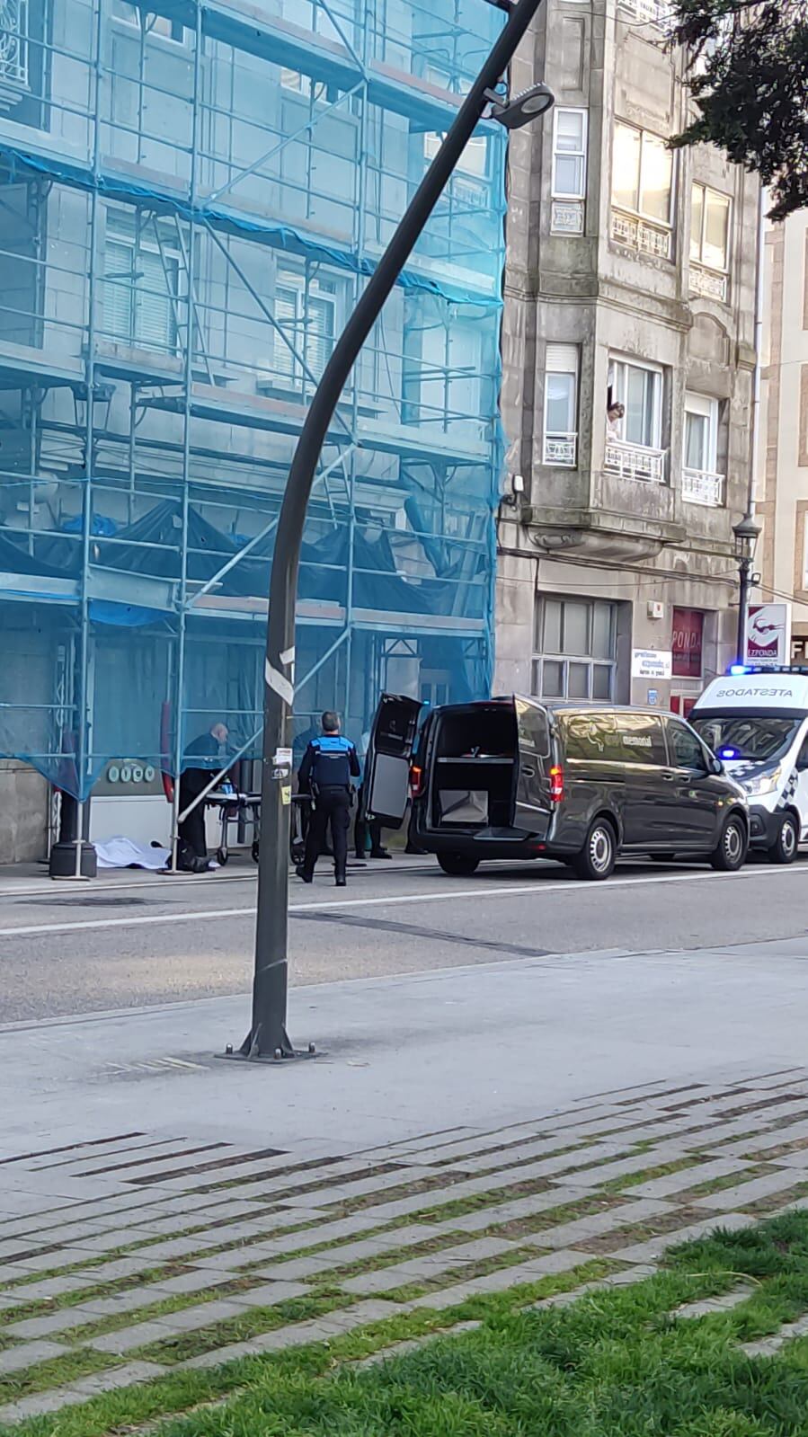 El cadáver de un varón ha aparecido este domingo en la calle Pi y Margall de Vigo