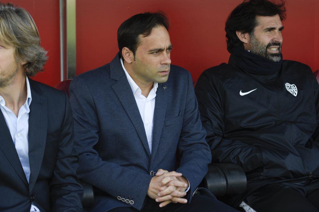 Fran Fernández antes de inicio del partido.