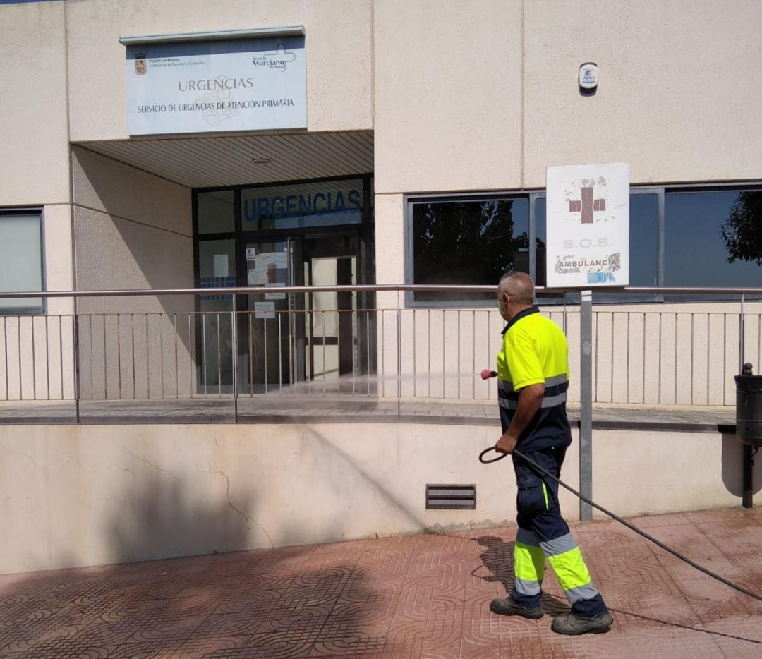 Tareas de desinfección en Puerto Lumbreras