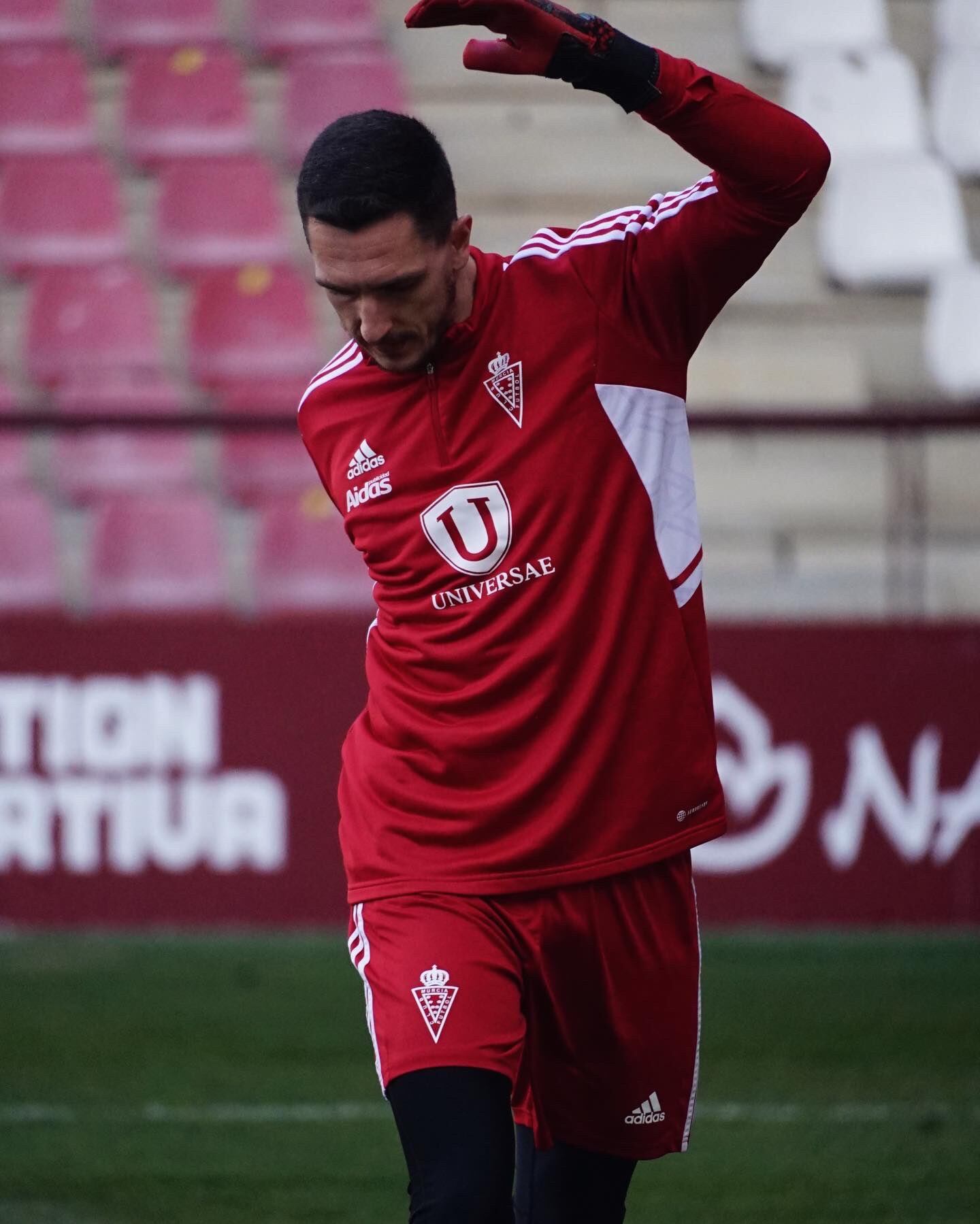 Costa durante el calentamiento previo al partido