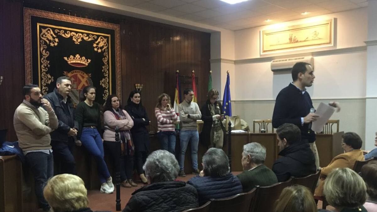 Los vecinos de Arjona piden explicaciones en el Ayuntamiento tras la subida en la factura del agua