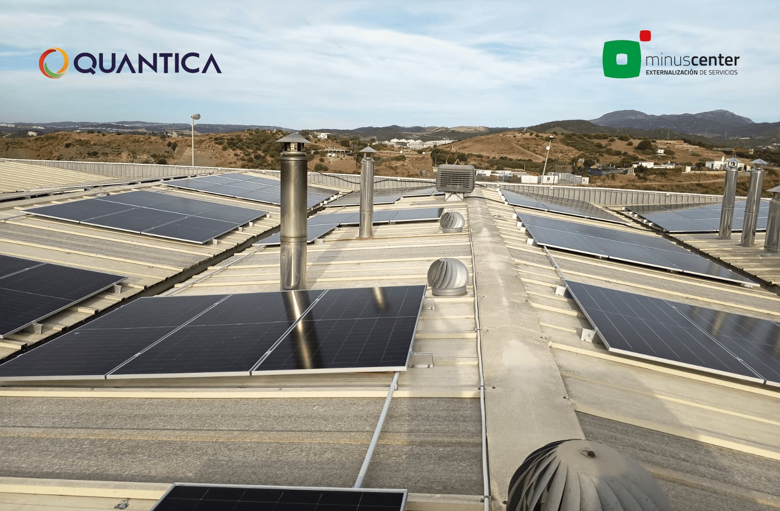 Instalación fotovoltaica del Centro Especial de Empleo Minuscenter en Estepona, Málaga, realizada por Quantica