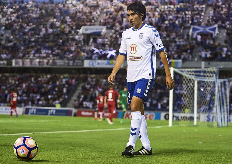 Gaku Shibasaki durante un partido con el CD Tenerife 